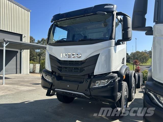 Iveco T Way شاحنات بمقصورة وهيكل