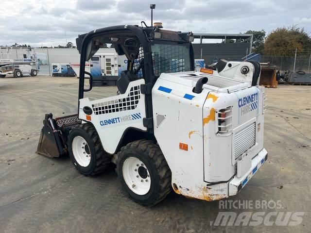 JCB 135 HD لوادر انزلاقية التوجيه