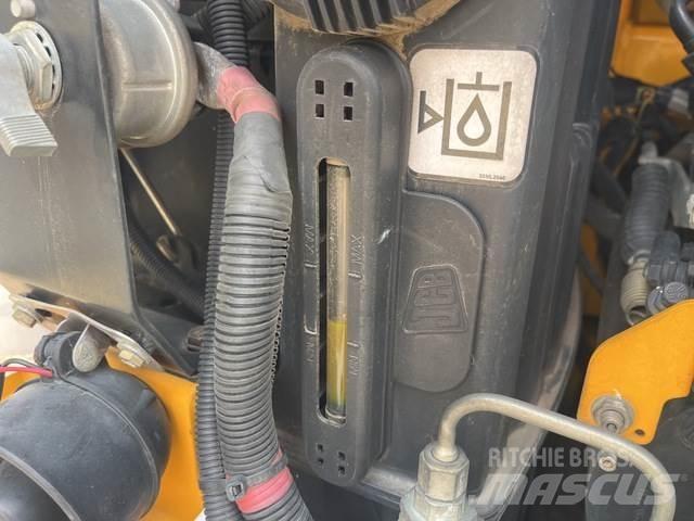 JCB 135 HD لوادر انزلاقية التوجيه