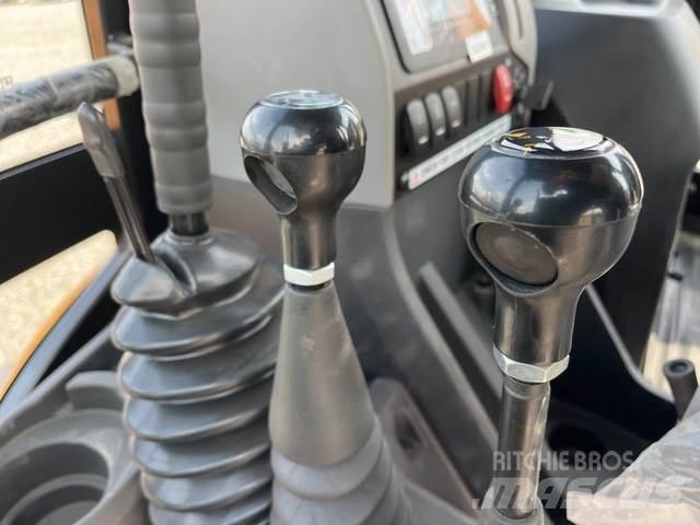 JCB 3DX لوادر ذات جرافات عكسية