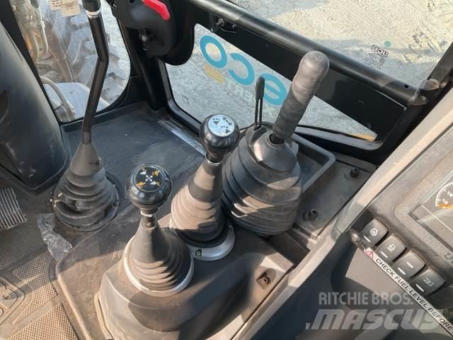 JCB 3DX لوادر ذات جرافات عكسية