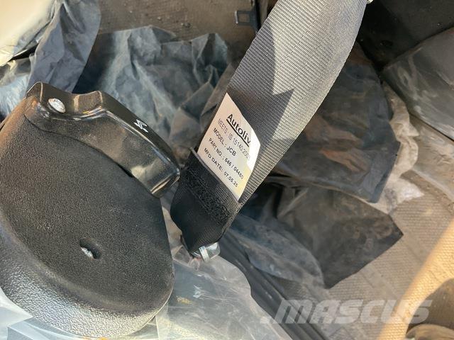 JCB 3DX Plus لوادر ذات جرافات عكسية