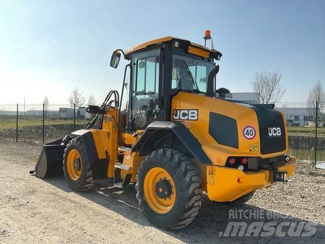 JCB 411 S5 HT لوادر بعجل