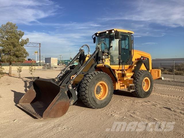 JCB 437HT لوادر بعجل