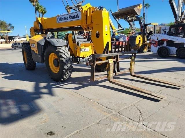JCB 507-42 مناولات متداخلة