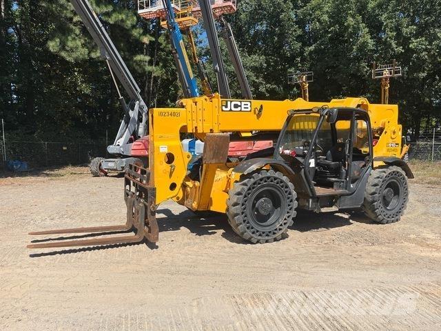 JCB 510-56 F مناولات متداخلة