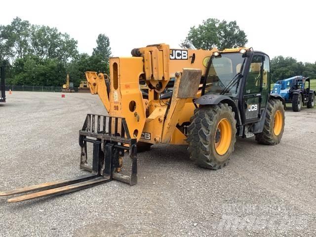 JCB 512-56 مناولات متداخلة
