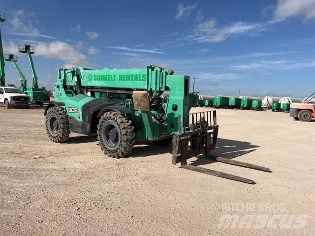 JCB 512-56 F مناولات متداخلة