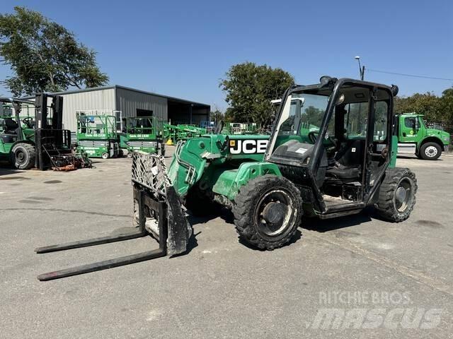 JCB 525-60 مناولات متداخلة