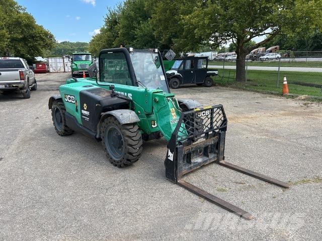 JCB 525-60 مناولات متداخلة