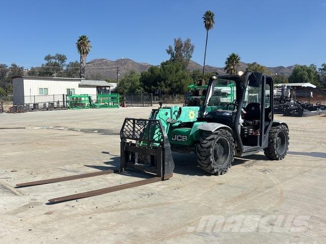 JCB 525-60 مناولات متداخلة