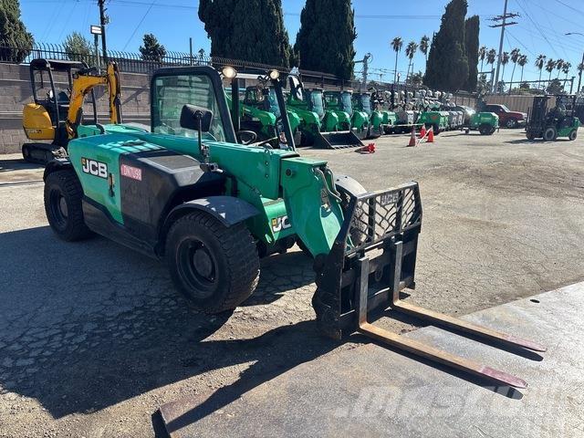 JCB 525-60 مناولات متداخلة