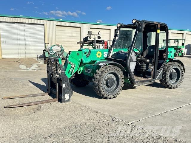 JCB 525-60 مناولات متداخلة