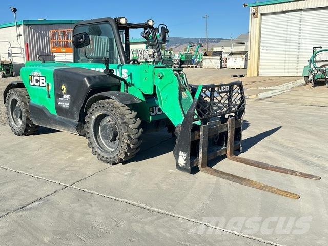 JCB 525-60 مناولات متداخلة