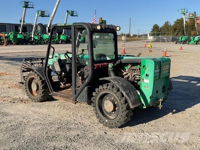 JCB 525-60 مناولات متداخلة