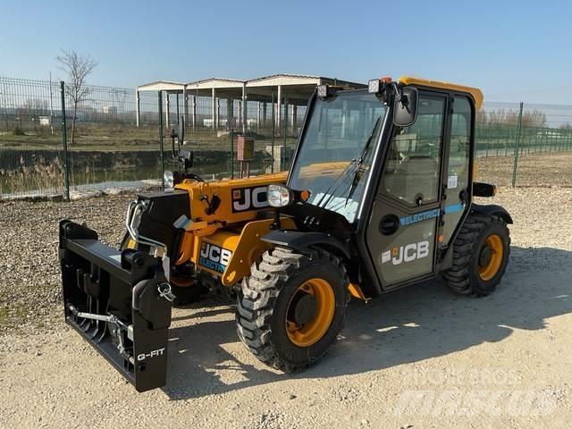 JCB 525-60E مناولات متداخلة