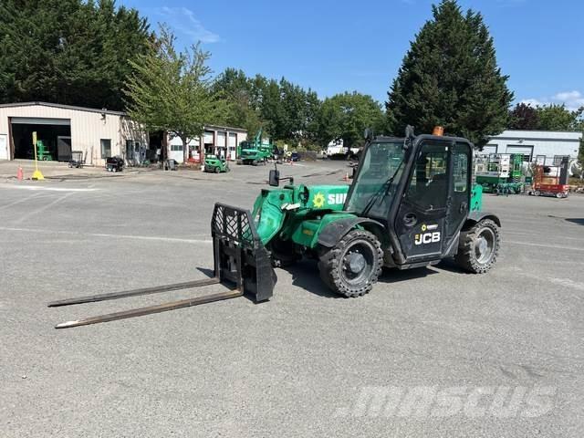 JCB 525-60T4 مناولات متداخلة