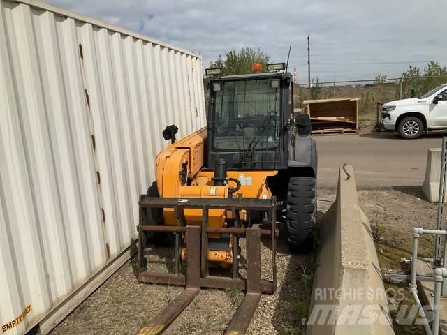 JCB 527-55 مناولات متداخلة