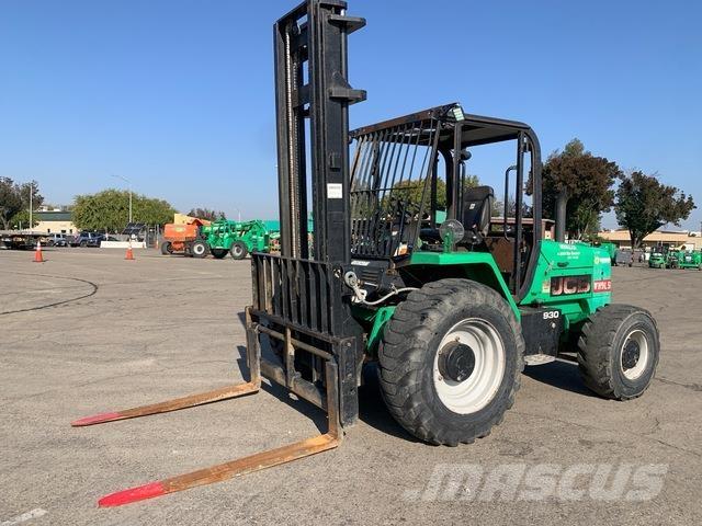 JCB 930 شاحنات الطرق الوعرة