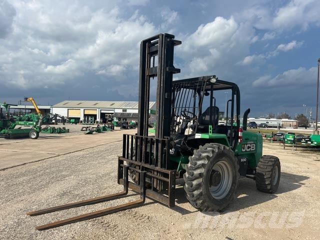 JCB 930 شاحنات الطرق الوعرة