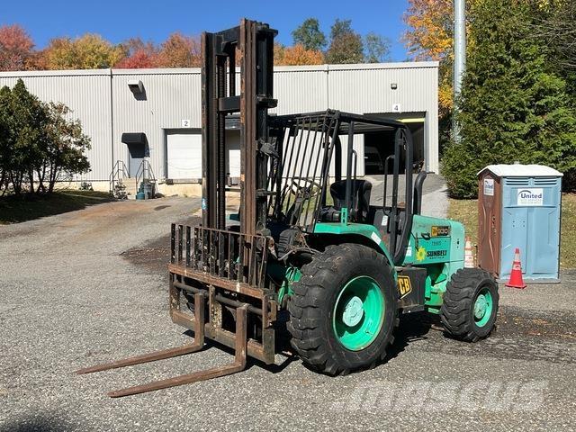 JCB 930 شاحنات الطرق الوعرة