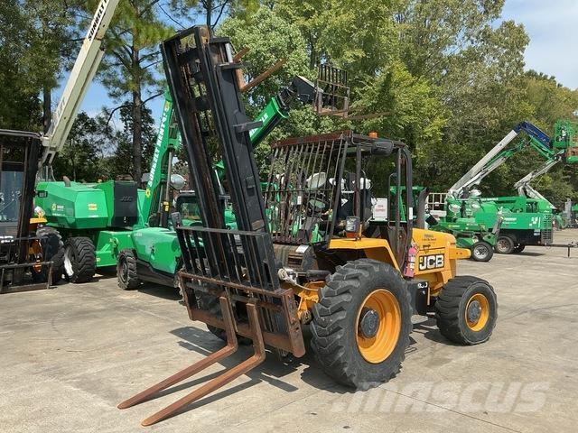 JCB 930 شاحنات الطرق الوعرة