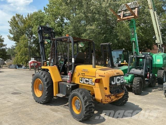 JCB 930 شاحنات الطرق الوعرة