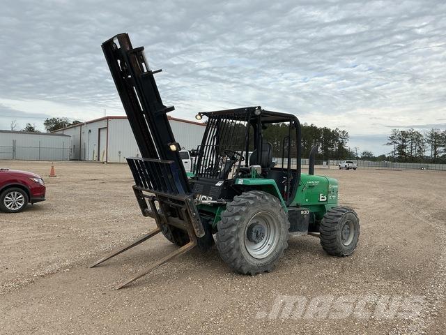 JCB 930 شاحنات الطرق الوعرة