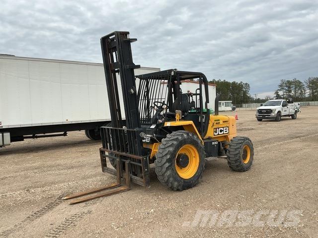 JCB 930 شاحنات الطرق الوعرة