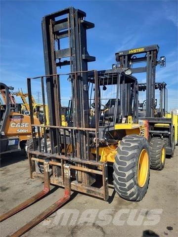 JCB 930-4 شاحنات الطرق الوعرة