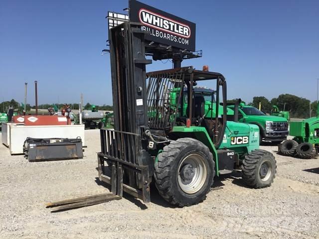 JCB 940 شاحنات الطرق الوعرة