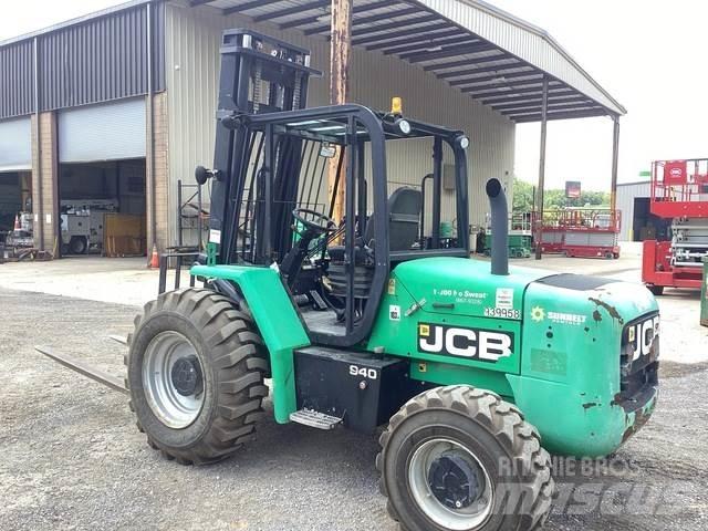 JCB 940 شاحنات الطرق الوعرة