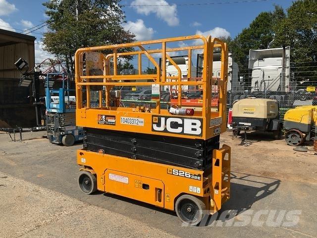 JCB S2632E رافعات مقصية الشكل