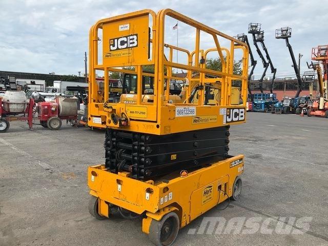 JCB S3246E رافعات مقصية الشكل