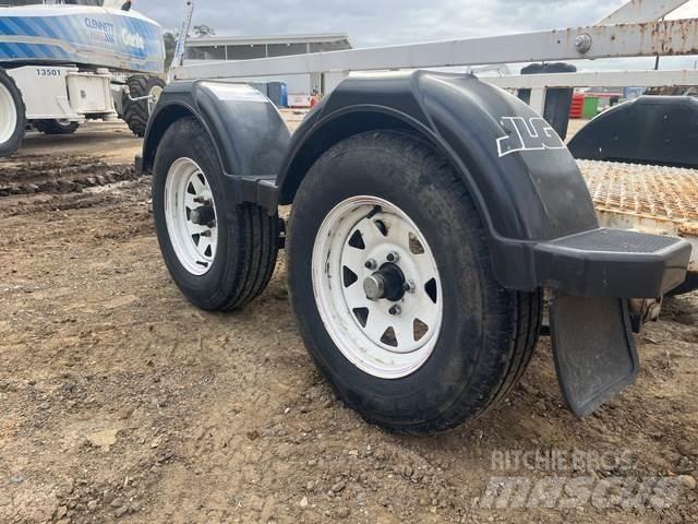 JLG  مقطورات مركبات نقل