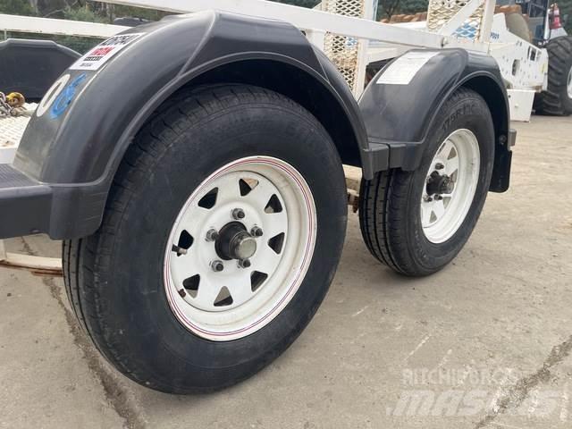 JLG  مقطورات مركبات نقل