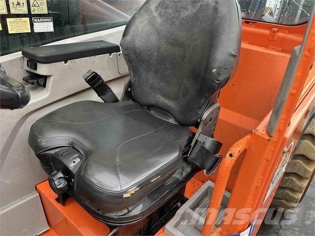 JLG 1055 مناولات متداخلة