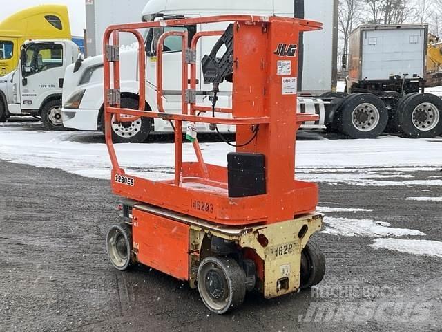 JLG 1230ES رافعات السارية الرأسية