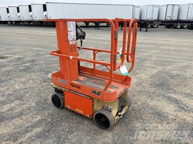 JLG 1230ES رافعات السارية الرأسية