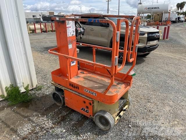 JLG 1230ES رافعات السارية الرأسية