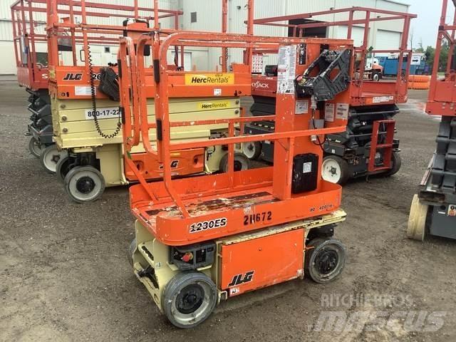 JLG 1230ES رافعات السارية الرأسية