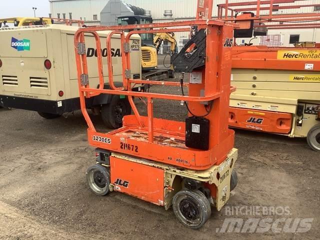 JLG 1230ES رافعات السارية الرأسية