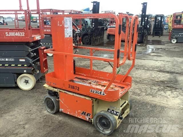 JLG 1230ES رافعات السارية الرأسية