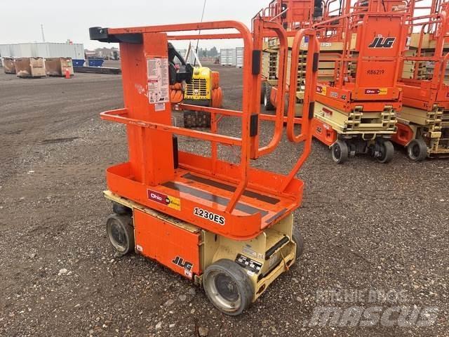 JLG 1230ES رافعات السارية الرأسية