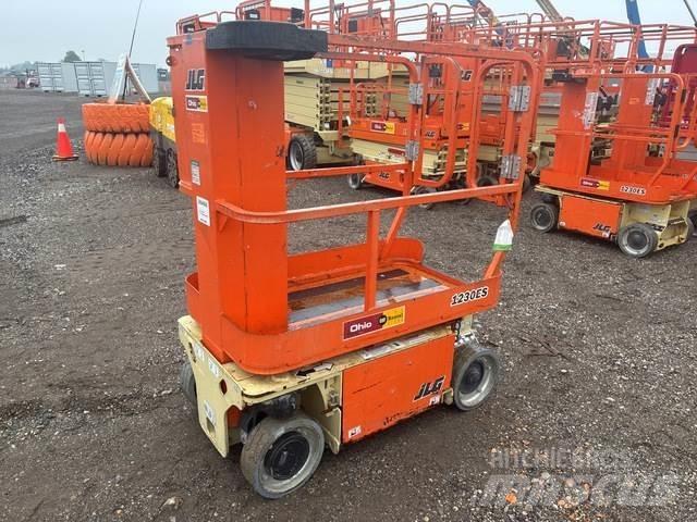 JLG 1230ES رافعات السارية الرأسية