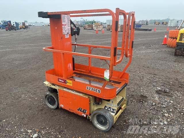 JLG 1230ES رافعات السارية الرأسية