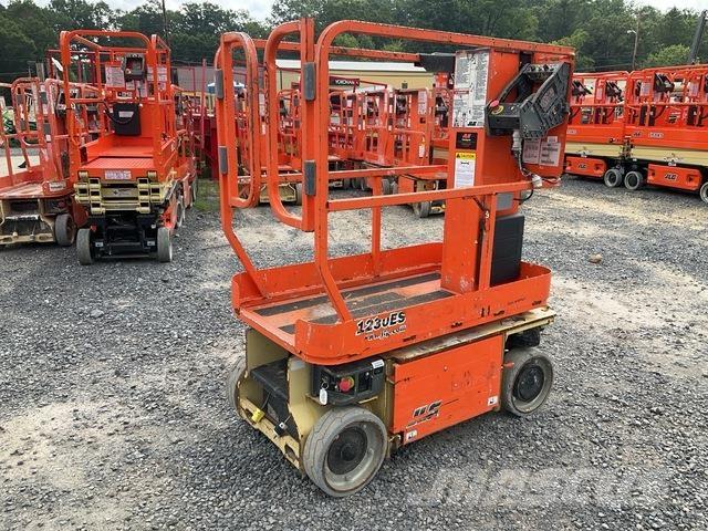 JLG 1230ES رافعات السارية الرأسية