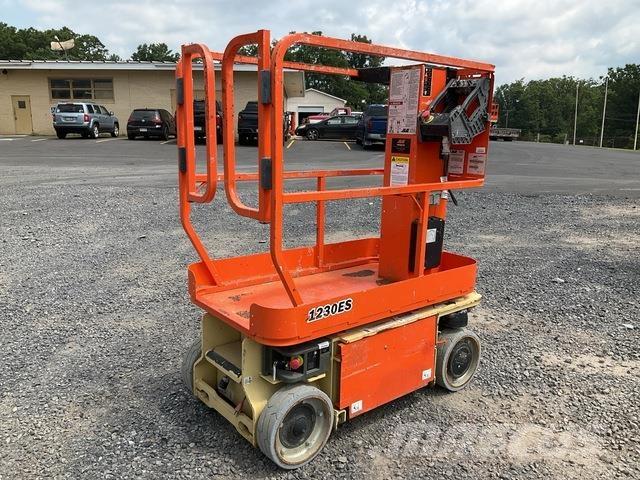 JLG 1230ES رافعات السارية الرأسية