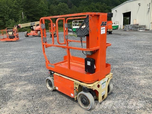 JLG 1230ES رافعات السارية الرأسية