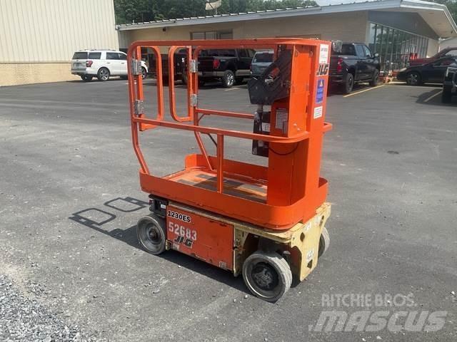 JLG 1230ES رافعات السارية الرأسية